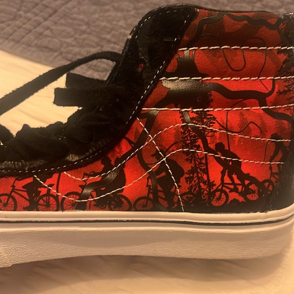 Vans Stranger Things Hi-Tops - Picture 7 of 9